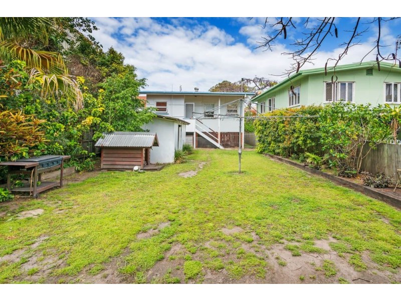 11 Parr Street, Biggera Waters QLD 4216