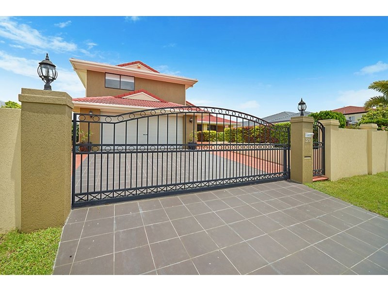 379 Rio Vista Boulevard, Mermaid Waters QLD 4218