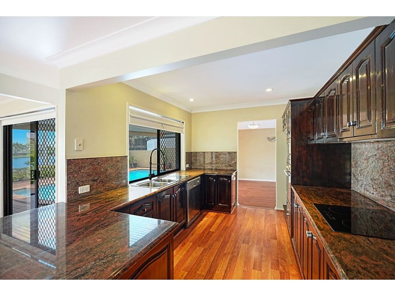 379 Rio Vista Boulevard, Mermaid Waters QLD 4218