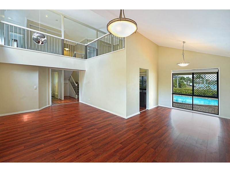 379 Rio Vista Boulevard, Mermaid Waters QLD 4218