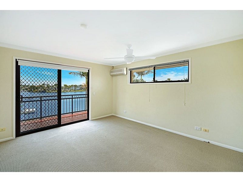 379 Rio Vista Boulevard, Mermaid Waters QLD 4218
