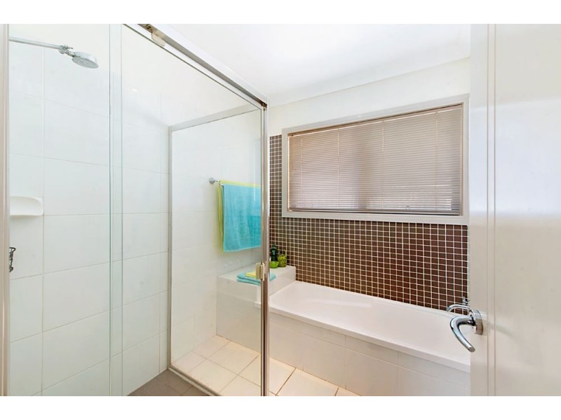 9 Northpoint Close, Robina QLD 4226