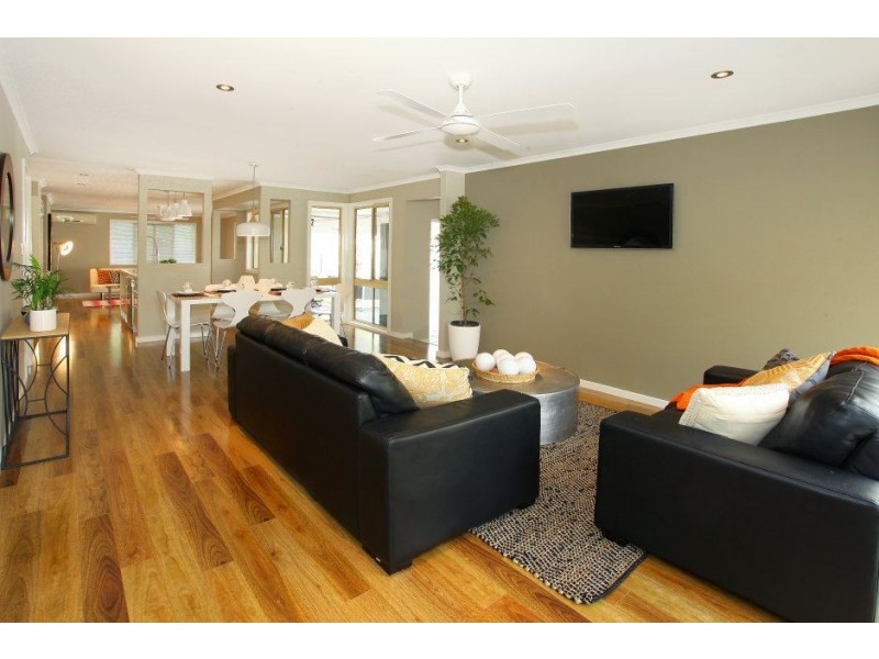 5 Pinehurst Place, Robina QLD 4226