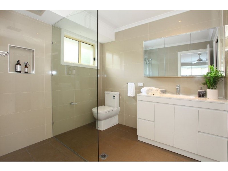 5 Pinehurst Place, Robina QLD 4226