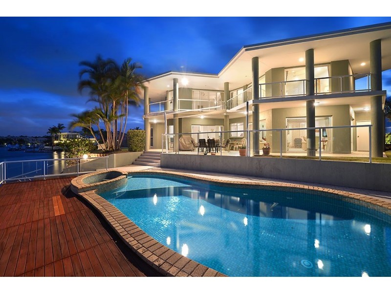 73 Cockleshell Court, Runaway Bay QLD 4216