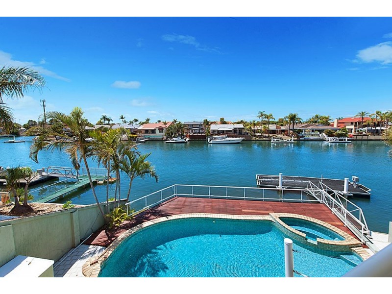 73 Cockleshell Court, Runaway Bay QLD 4216