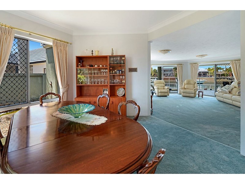 73 Cockleshell Court, Runaway Bay QLD 4216