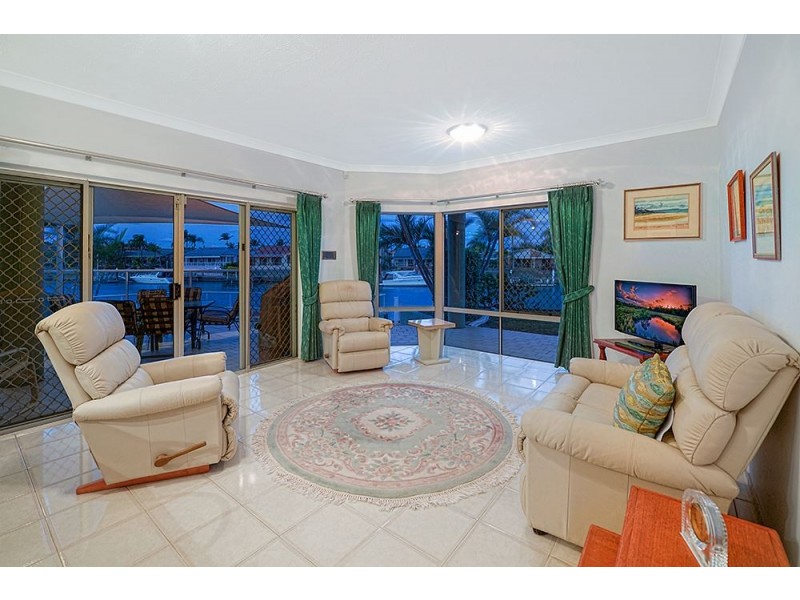 73 Cockleshell Court, Runaway Bay QLD 4216