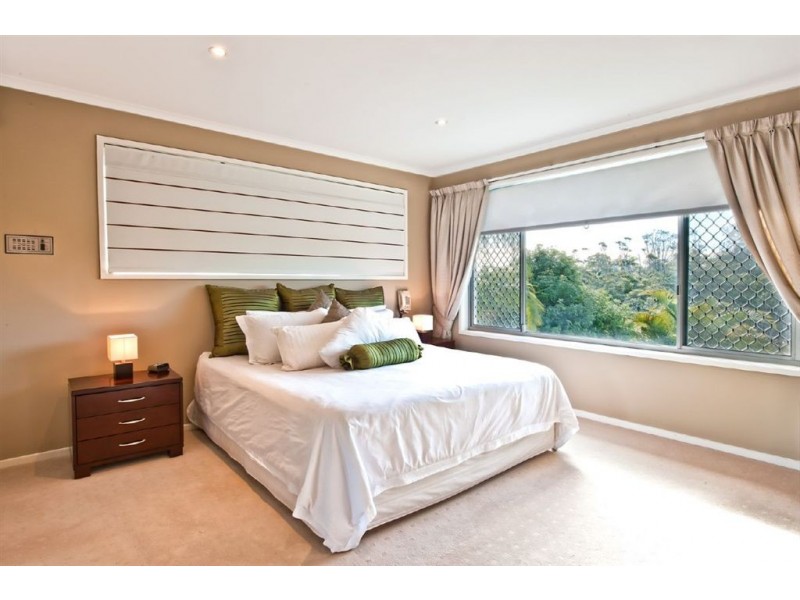 52 Savoy Drive, Broadbeach Waters QLD 4218