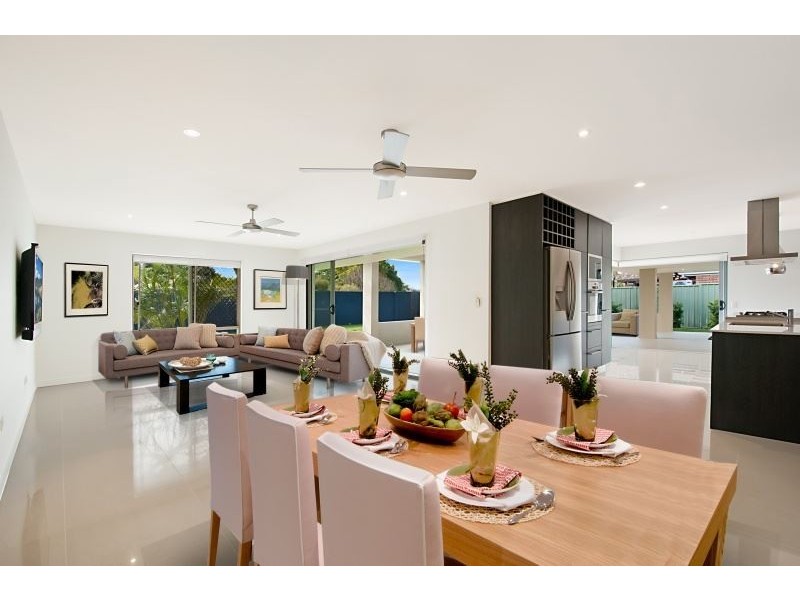 118 Barrier Reef Drive, Mermaid Waters QLD 4218