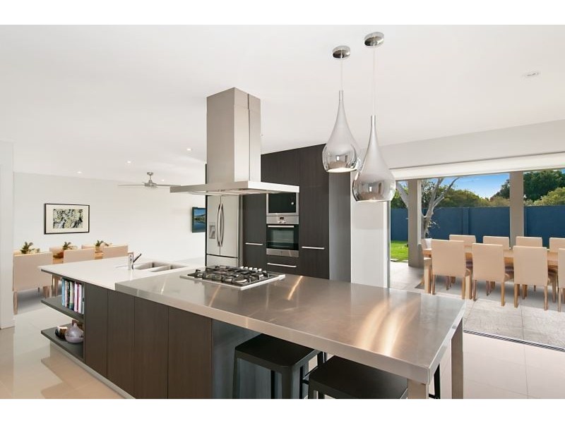 118 Barrier Reef Drive, Mermaid Waters QLD 4218