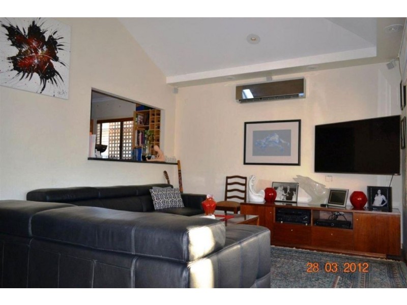 20 Venice Street, Mermaid Beach QLD 4218