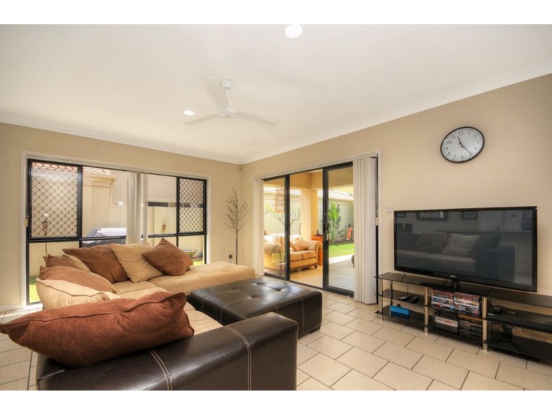 8 Redbud Lane, Robina QLD 4226