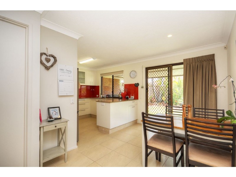 2/6 Flora Close, Burleigh Waters QLD 4220
