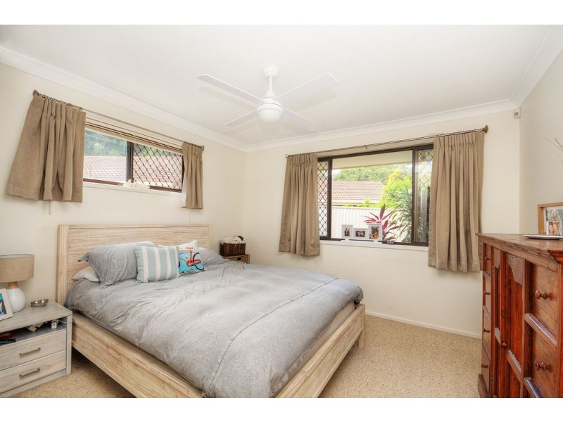 2/6 Flora Close, Burleigh Waters QLD 4220