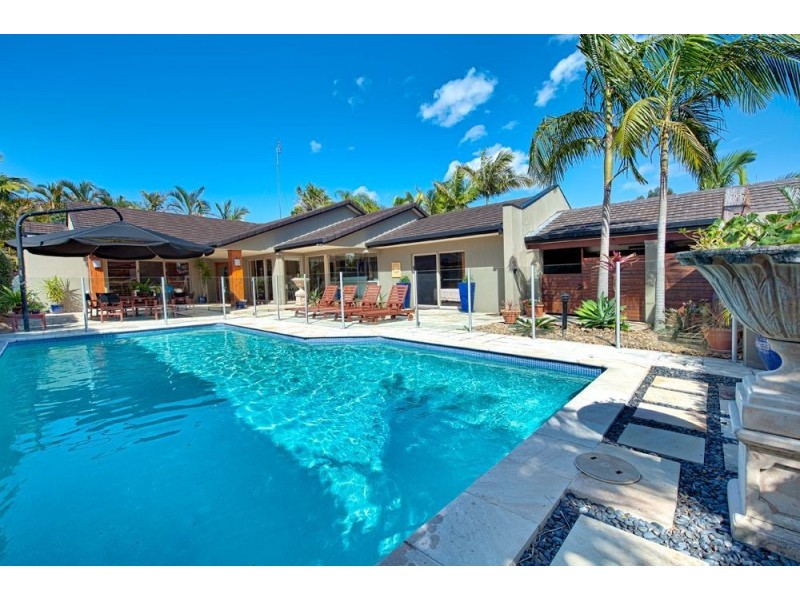 35 Beauty Point Drive, Robina QLD 4226