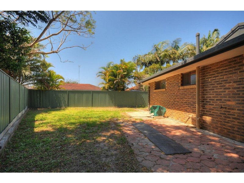 19 Koomooloo Court, Mermaid Waters QLD 4218