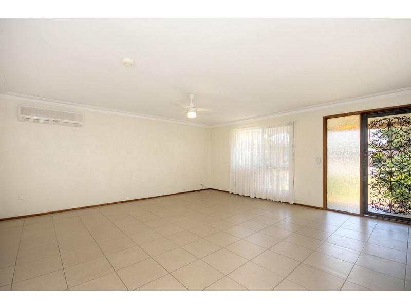 19 Koomooloo Court, Mermaid Waters QLD 4218