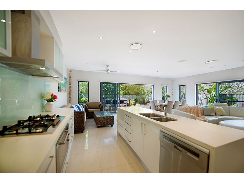 2/43 Avanti Street, Mermaid Waters QLD 4218