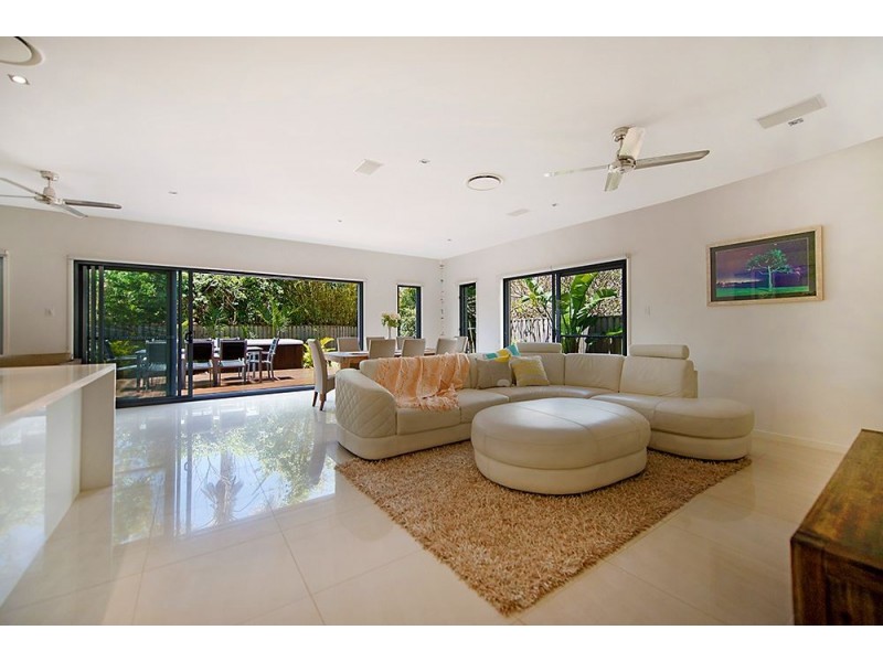 2/43 Avanti Street, Mermaid Waters QLD 4218