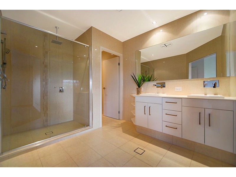 2/43 Avanti Street, Mermaid Waters QLD 4218