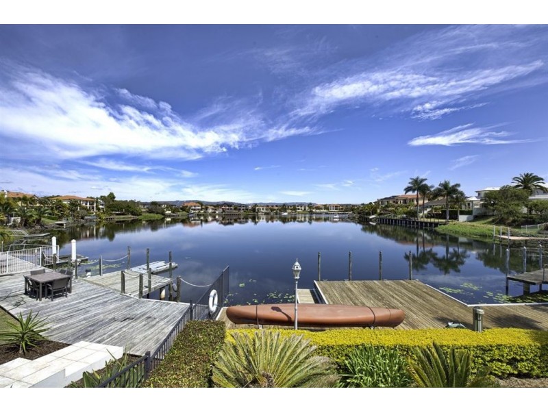 48 Bollard Circuit, Clear Island Waters QLD 4226