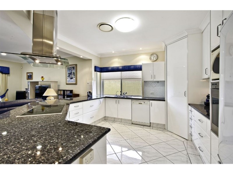 48 Bollard Circuit, Clear Island Waters QLD 4226