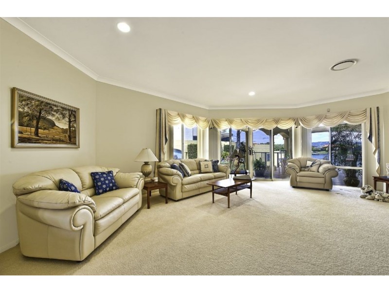 48 Bollard Circuit, Clear Island Waters QLD 4226