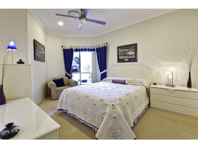 48 Bollard Circuit, Clear Island Waters QLD 4226