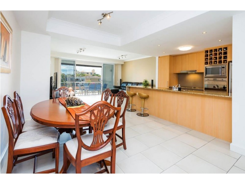 6/16-18 Canal Avenue, Runaway Bay QLD 4216