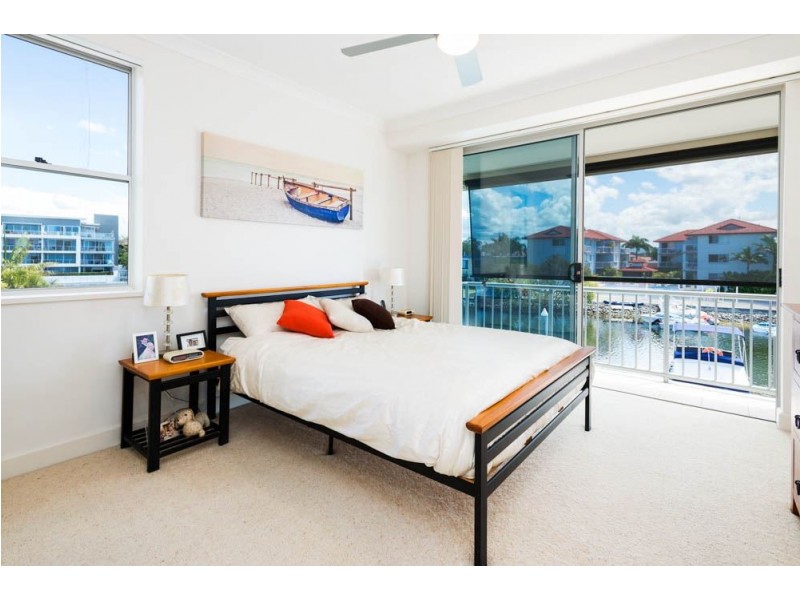 6/16-18 Canal Avenue, Runaway Bay QLD 4216