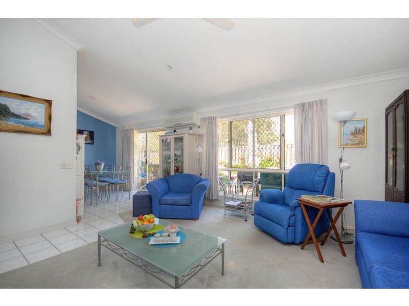 4/2 Penda Court, Merrimac QLD 4226