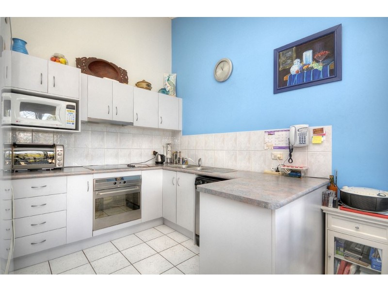 4/2 Penda Court, Merrimac QLD 4226