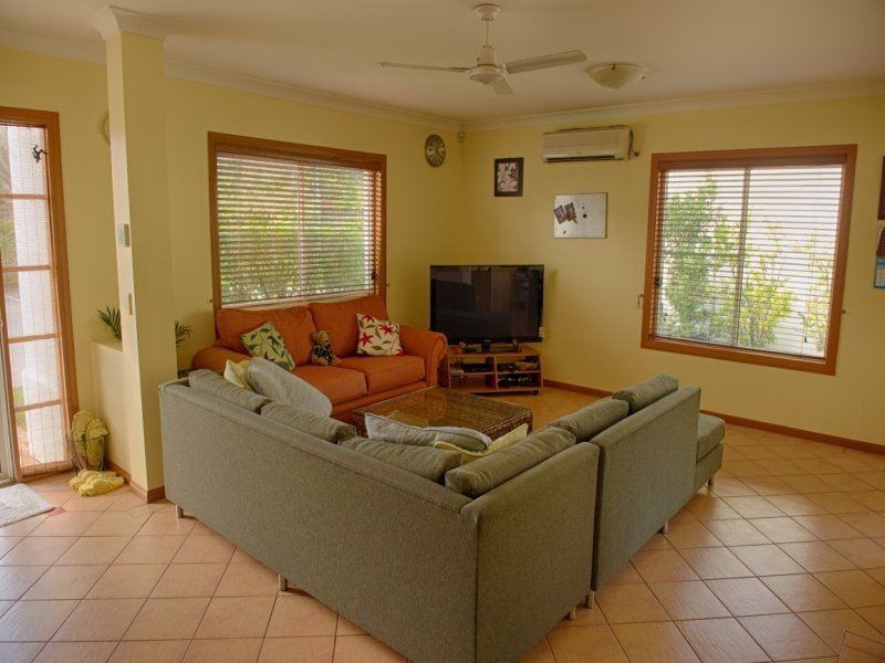 28/34 Albicore Street, Mermaid Waters QLD 4218