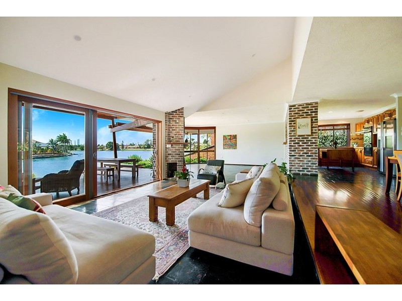 13 Deloraine Court, Mermaid Waters QLD 4218