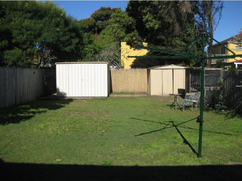 36 Dawn Pde, Miami QLD 4220
