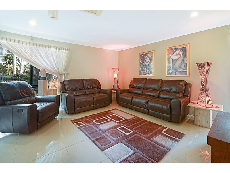 15 Portobello Drive, Mermaid Waters QLD 4218