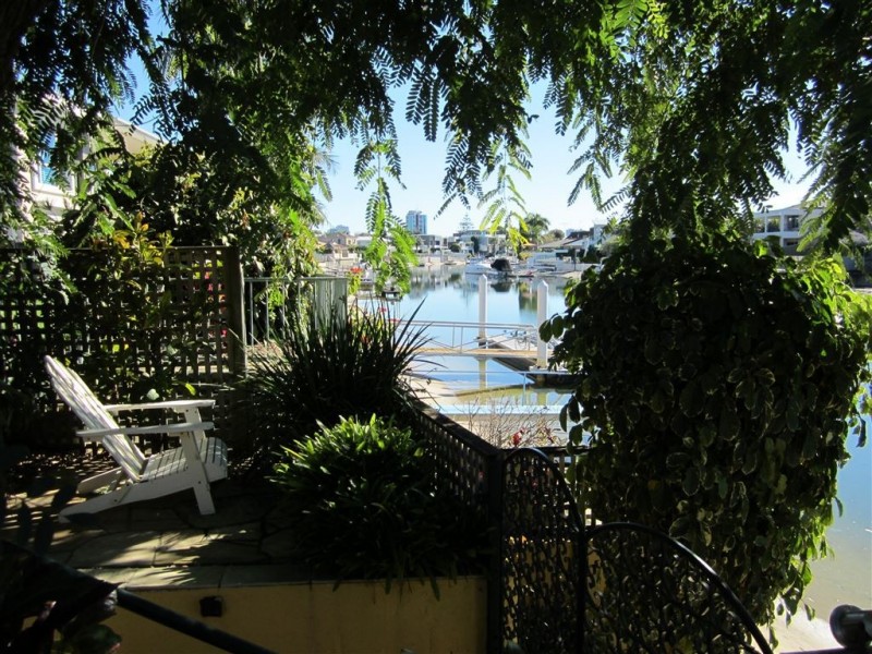 55 Gibraltar Drive, Isle Of Capri QLD 4217