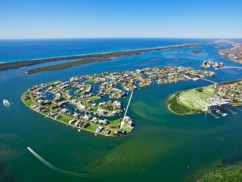 47-49 Knightsbridge Parade West, Sovereign Islands QLD 4216
