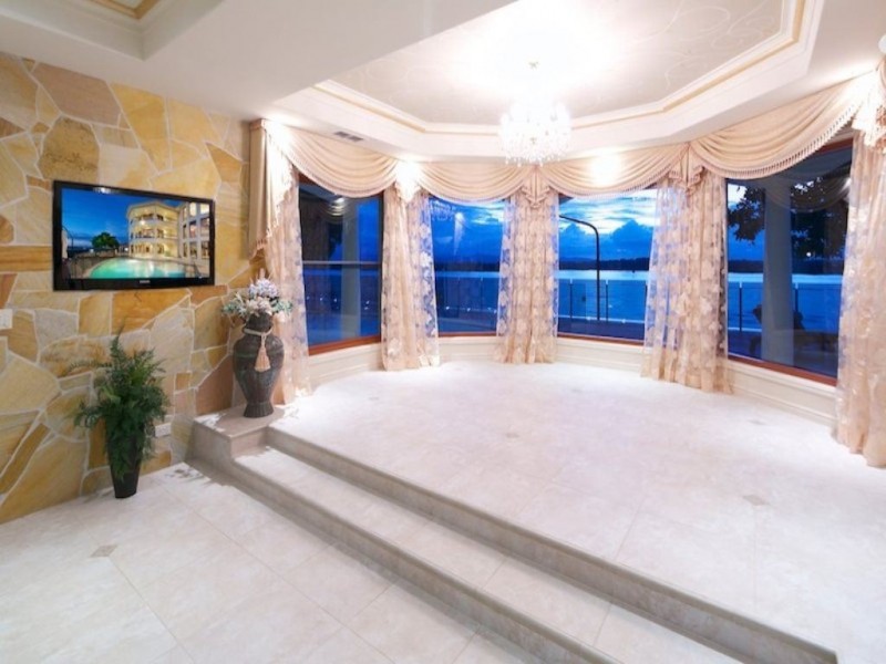 47-49 Knightsbridge Parade West, Sovereign Islands QLD 4216