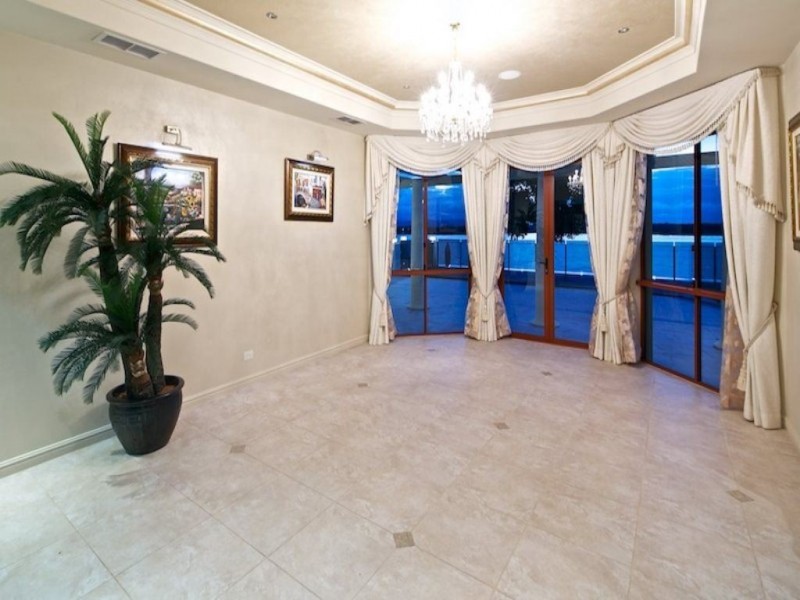 47-49 Knightsbridge Parade West, Sovereign Islands QLD 4216