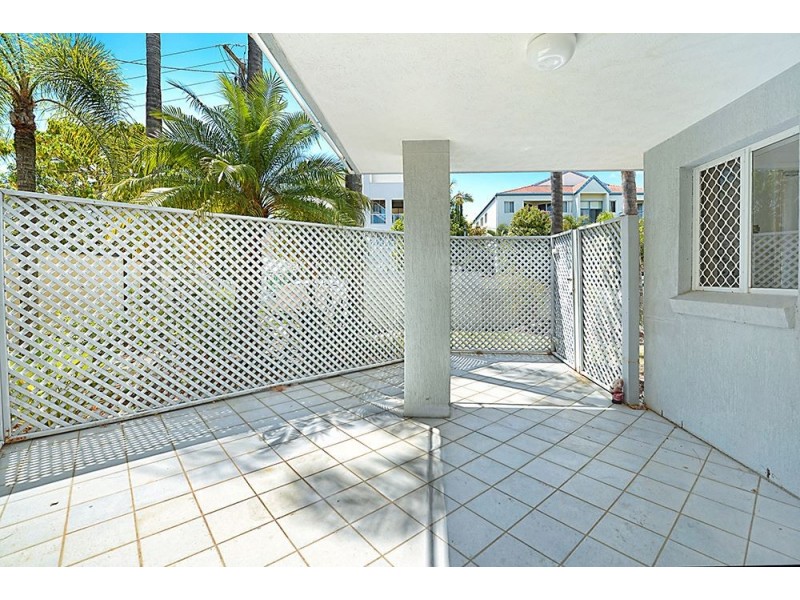 1/8 Madang Crescent, Runaway Bay QLD 4216