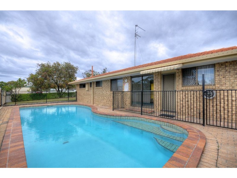 11 Mediterranean Drive, Benowa QLD 4217