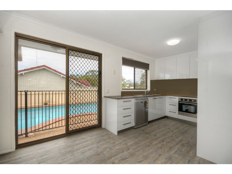 11 Mediterranean Drive, Benowa QLD 4217