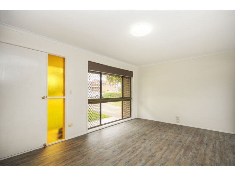 11 Mediterranean Drive, Benowa QLD 4217