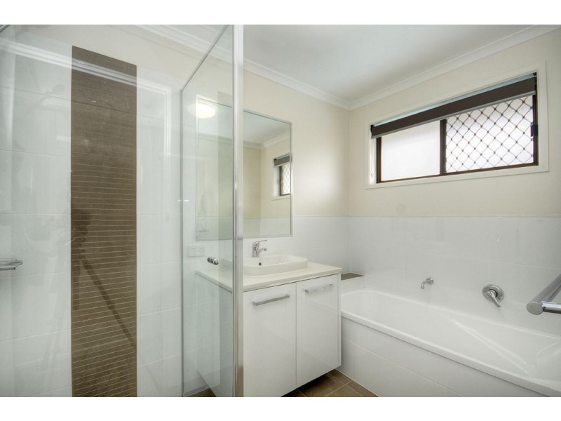 11 Mediterranean Drive, Benowa QLD 4217