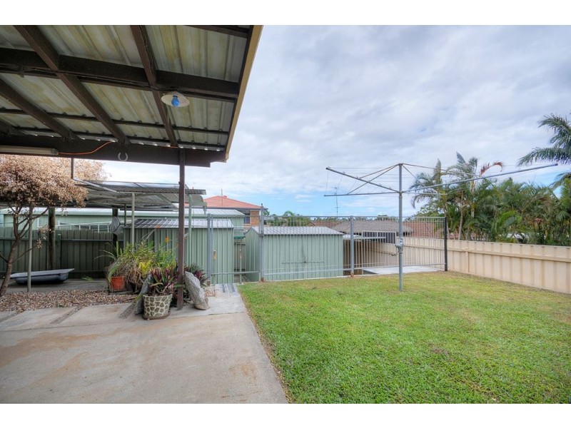 11 Mediterranean Drive, Benowa QLD 4217