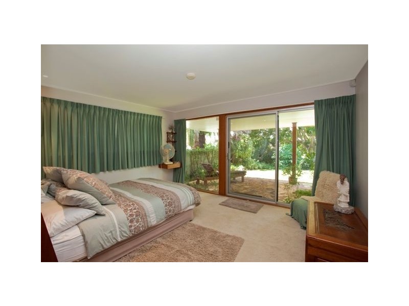 207-209 Monaco Street, Broadbeach Waters QLD 4218