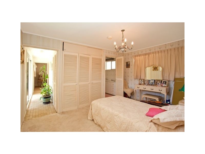 207-209 Monaco Street, Broadbeach Waters QLD 4218