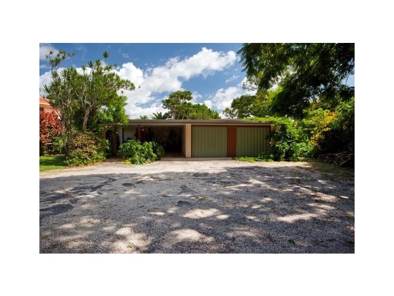 207-209 Monaco Street, Broadbeach Waters QLD 4218